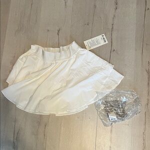 Court Rival High-Rise Skirt Long
Size 6 WHITE
